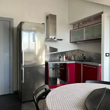 Lägenhet Loft A Due Passi Dal Politecnico